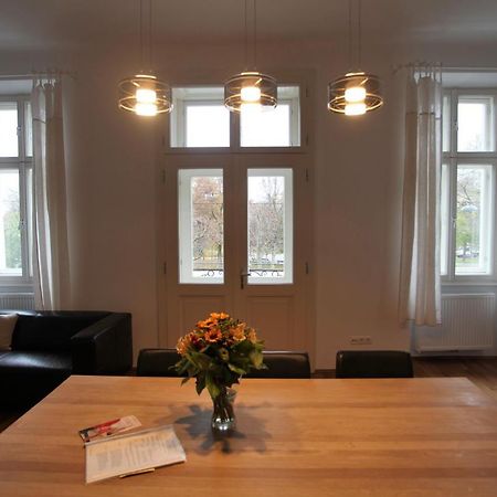 Casa Nostra - Ausgefallene Wohnung Am Augarten Wina Bagian luar foto