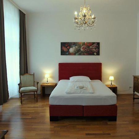 Casa Nostra - Ausgefallene Wohnung Am Augarten Wina Bagian luar foto