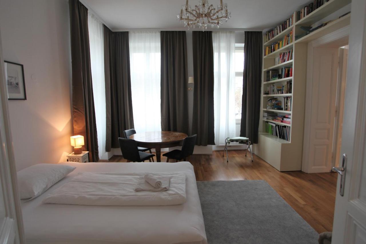 Casa Nostra - Ausgefallene Wohnung Am Augarten Wina Bagian luar foto